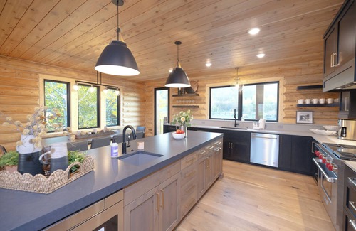 Victor House | Pole Canyon Cabin Mountain Modern Sophisticated Luxury in Victor ID w/Loft
