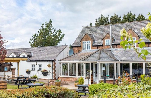 Willaston Hotel | Pollards Inn