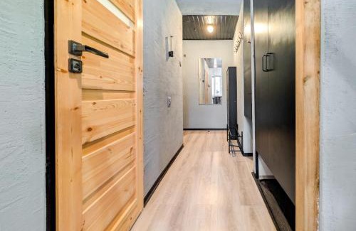 Srodmiescie Apartment | Pomorska Cosy Studio with Mezzanine by BookingHost