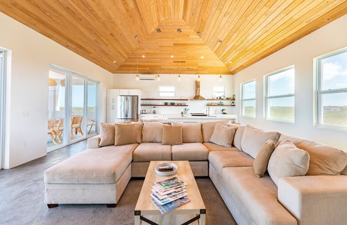 Long Bay Hills House | Ponciana House Ridgetop Sea View with Pool