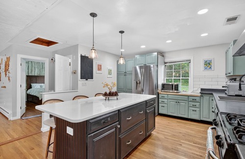 Port Jervis House | Pond-Front Retreat Near Appalachian Trail