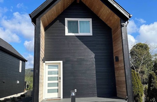 Seaside House | Pond View At The Commons - Dog Friendly