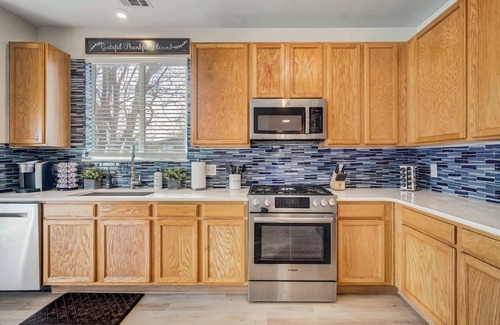 Colorado Springs House | Pony Meadows! Family Escape with BBQ & Workspace