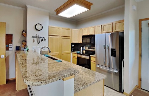 Wildernest House | Pooch-Approved 2BR w/snazzy ensuites; 30+ days, and live like a local!
