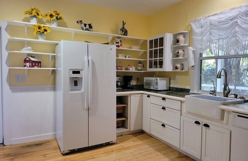 Fort Pierce House | POOL AND LAKE FARM HOUSE 20 MINUTES FROM THE BEACH