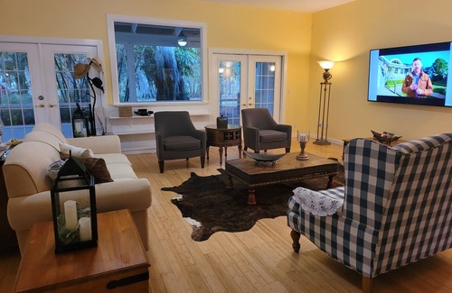 Fort Pierce House | POOL AND LAKE FARM HOUSE 20 MINUTES FROM THE BEACH