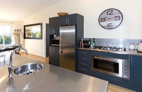 Pauanui Cottage | Pool and Spa Escape - Pauanui Holiday Home