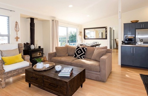 Pauanui Cottage | Pool and Spa Escape - Pauanui Holiday Home