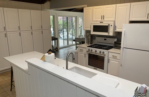 Culloden Shores House | Pool, Beach and Hot Tub.what else do you need for the best summer ever?!