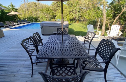 Culloden Shores House | Pool, Beach and Hot Tub.what else do you need for the best summer ever?!