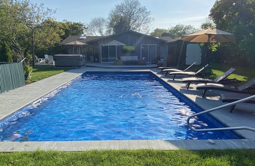 Culloden Shores House | Pool, Beach and Hot Tub.what else do you need for the best summer ever?!