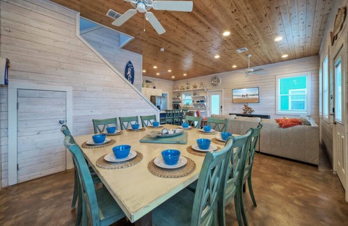 Port Aransas Villa | Pool Cabana, Backyard w/Fire Pit, Walk to the Beach | Villa Reel by AvantStay