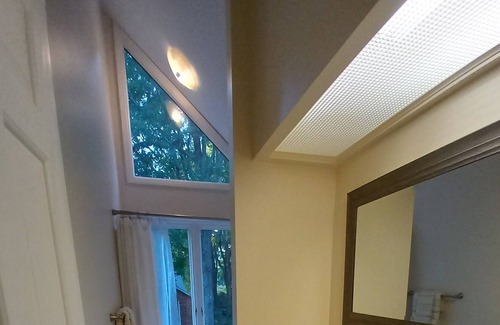Winston - Salem House | Pool, Custom Mid Century Gem, walk to Wake Forest University, Reynolda House