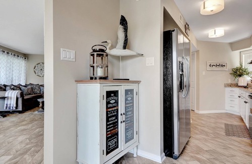 Lake Hamilton Apartment | Pool & Dock Access: Lakefront Hot Springs Condo!