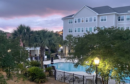 Charleston Condo | Pool, Elevator, Balcony, Free Parking, Near Folly Beach