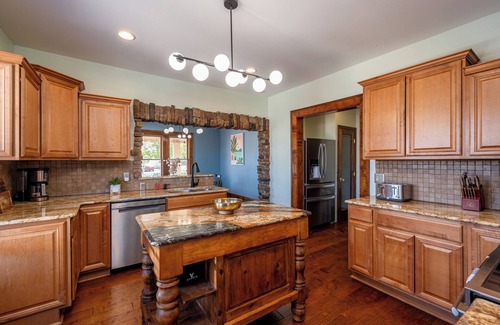 Alamogordo House | Pool+Game Room+Spacious Kings+16 mi to White Sands