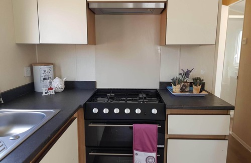 Paignton Cottage | Pool-garden-2br-parking-wifi-sleeps6