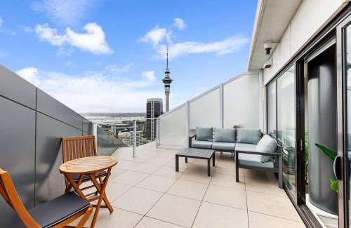 Auckland Central Business District Apartment | Pool, Gym & Modern 2BR Sky Tower View Zodiak Stays