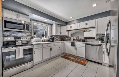 Ashtabula House | Pool|Hot Tub|Game Room|Sleeps 8