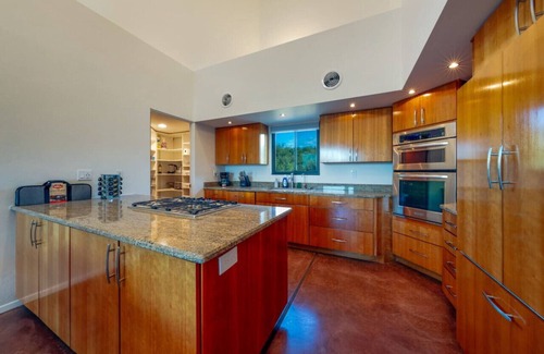 Tucson House | Pool & Hot Tub/Mountain Views/3 BR/Stunning