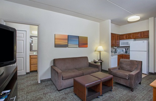 Downtown Chattanooga Condo | Pool & Hot Tub. Near Chattanooga Convention Center