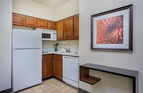 Downtown Chattanooga Condo | Pool & Hot Tub. Near Chattanooga Convention Center