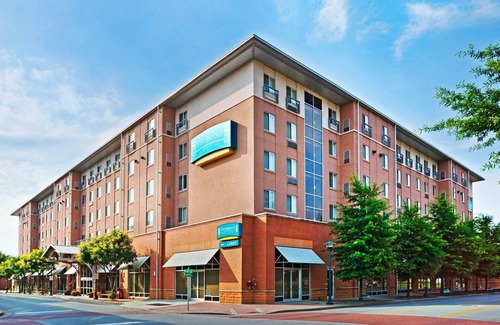 Downtown Chattanooga Condo | Pool & Hot Tub. Near Chattanooga Convention Center