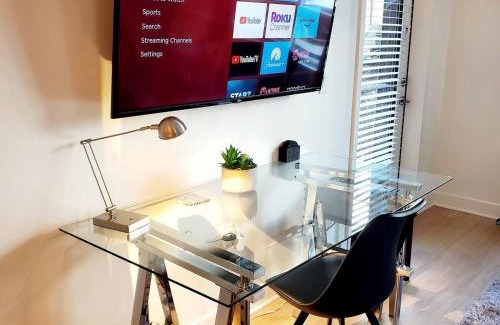 Stanton Apartment | Pool, Hottub, Disney, Knott's, 11, Wi-fi, Parking