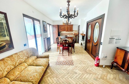 Montefiascone Villa | Pool, jacuzzi and events room - Charming villa in Umbria - sleeps 24 - lake view