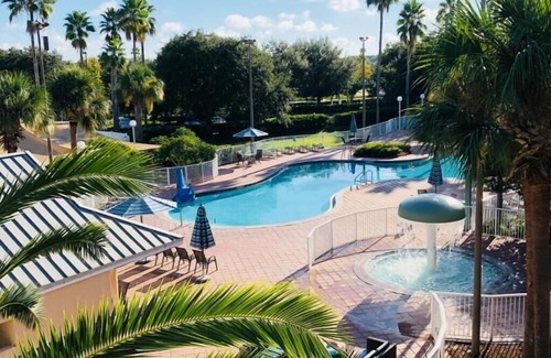 West Kissimmee Hotel | POOL OPEN! LOVELY KING UNIT FOR 4 GUESTS! BREAKFAST, SHUTTLE