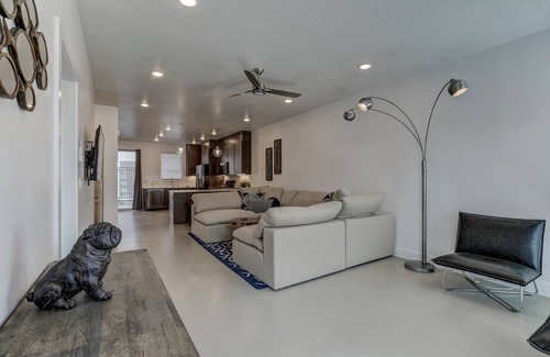 St. George House | Pool Open! | Pool View | Disney+ YouTubeTV | Built in Bunk Beds | Nintendo | #7