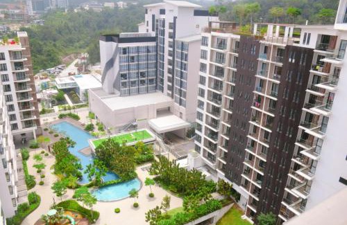 Genting Highlands Apartment | Pool View Family Suite 2bedrooms Free Wifi 8pax Midhill Genting Highlands