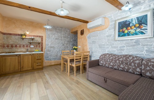 Visnjan Villa | Pool, whirlpool, 12 persons, garden, children's playground,bicycles,table tennis
