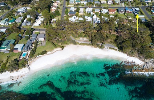 Hyams Beach House | POOLSIDE AT HYAMS - 4pm Check Out Sundays!