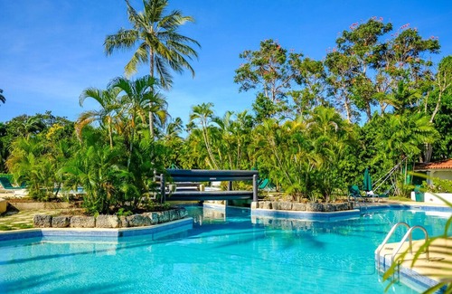 Porters Apartment | Poolside condo on beautiful beach - Glitter Bay 412