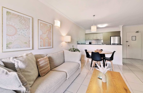 Westcourt Apartment | Poolside Paradise Cairns - 9 Pools, BBQ & Gym