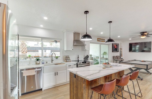 Lake Havasu City House | Poolside Relaxation: Group-Friendly Home in Havasu
