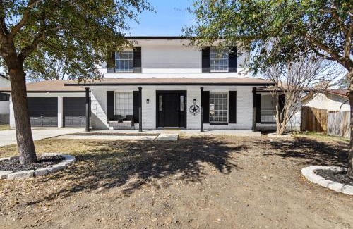 West San Antonio House | Poolside Retreat in Central SA