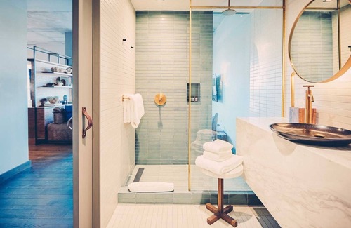 Bouldin Hotel | Poolside Suite Steps from Austin’s South Congress