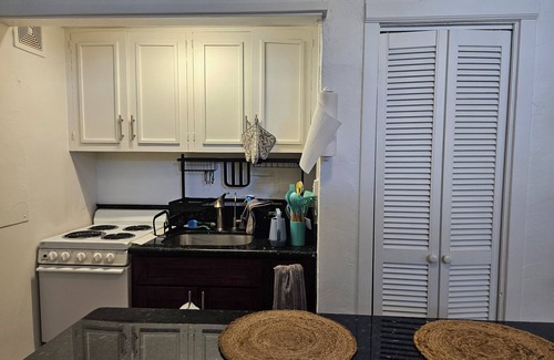 Waikiki Apartment | Poolside Waikiki Retreat w/AC, surfboard storage, walking distance to beach!