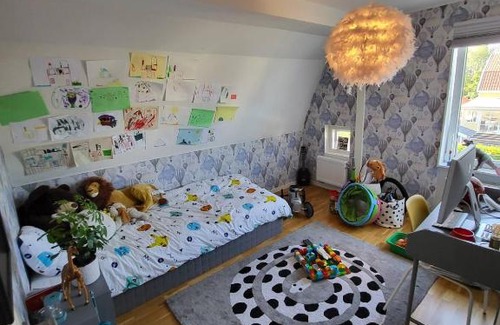 Orebro Apartment | Poolvillan i centrala Örebro