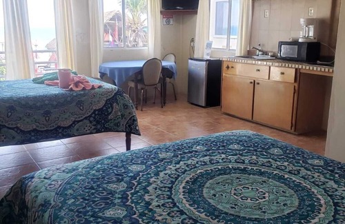 Caye Caulker Condo | Popeye's Beach Resort (Caye Caulker Island) Top Floor Condo Beach Unit 19