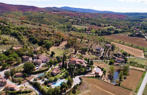 Popoltaio-Schiacciato Apartment | Popoltaio-Schiacciato Villa Sleeps 8 Pool Air Con