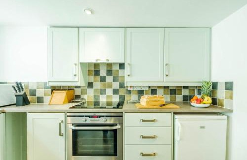 Aldeburgh House | Poppy Cottage, Aldeburgh - Prime location, close to the beach and High Street - Aldeburgh Coastal Cottages