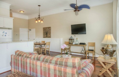 Southport Apartment | Port at Captain's Bridge
