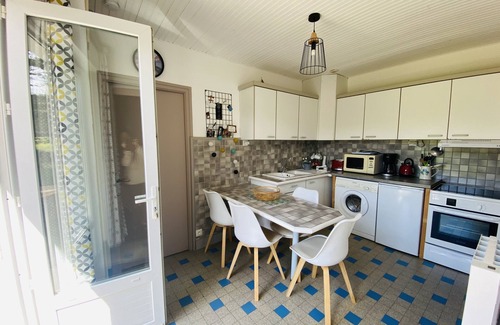 Penvenan House | Port-Blanc/quiet and restful. 700M from the sea in a green setting