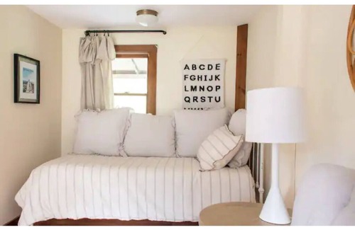 Port Clyde Cottage | Port Clyde! Walk to lighthouse, village, and beach