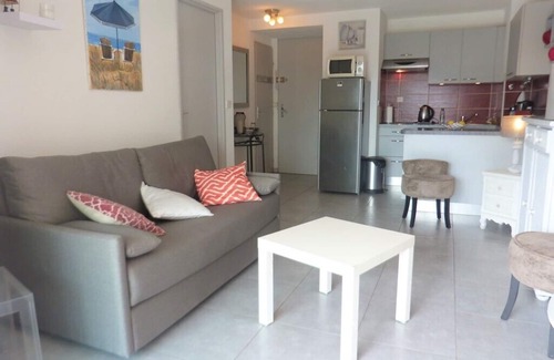 Port Cogolin Apartment | PORT COGOLIN: 1-bedroom apartment in residence with pool