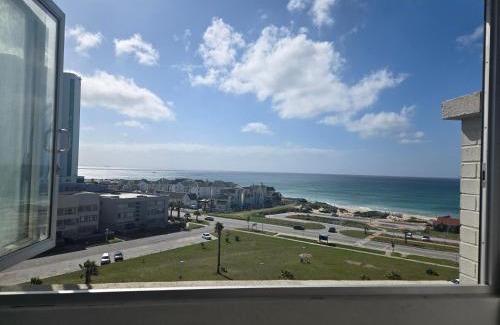 Pollok Beach Apartment | Port elizabeth summerstrand paradise