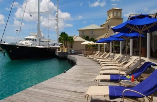 Douglas House | Port St. Charles - Lagoon view apt #131